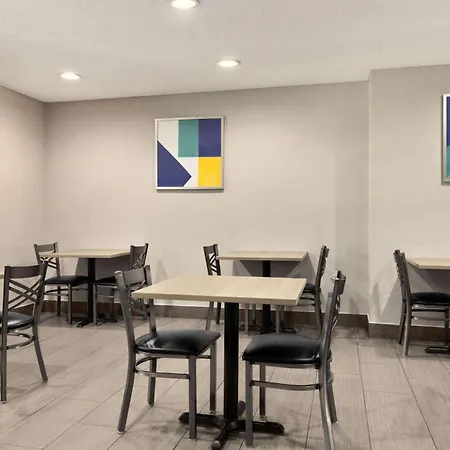Microtel Inn & Suites By Wyndham Florence/Cincinnati Airpo-3